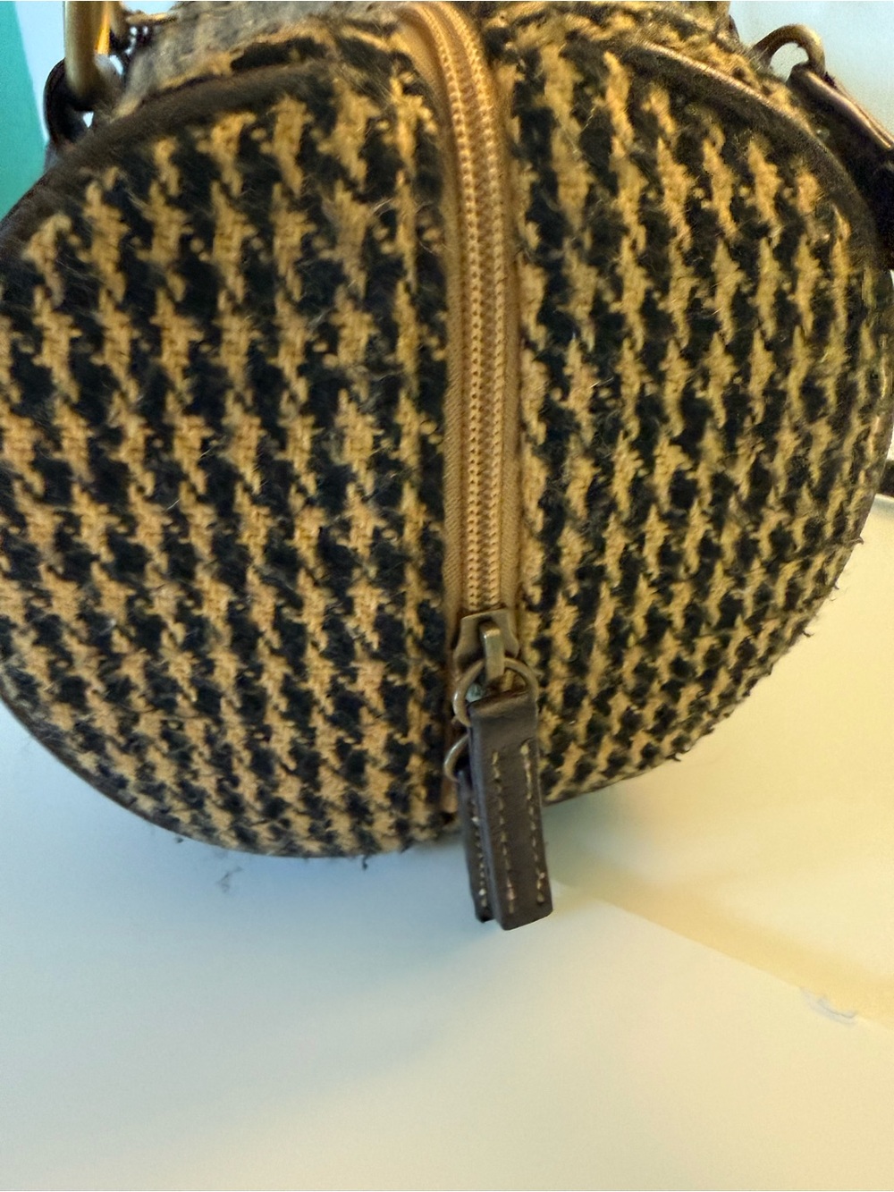 Vintage Houndstooth Hobo Satchel in Brown and Tan with Brass Accents - Picture 5 of 16